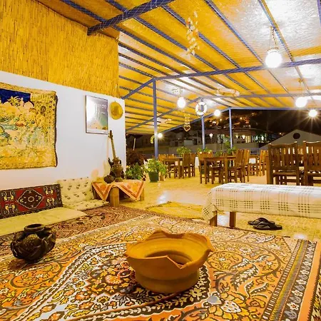Puya Kaş